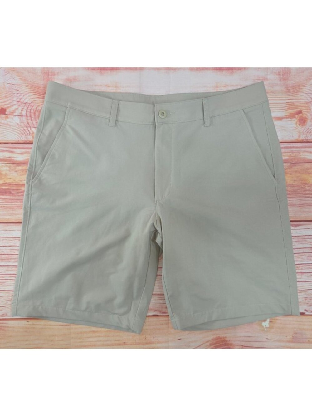 Under Armour Mens Beige Golf Shorts Size 38 Lightweight Stretch Performance